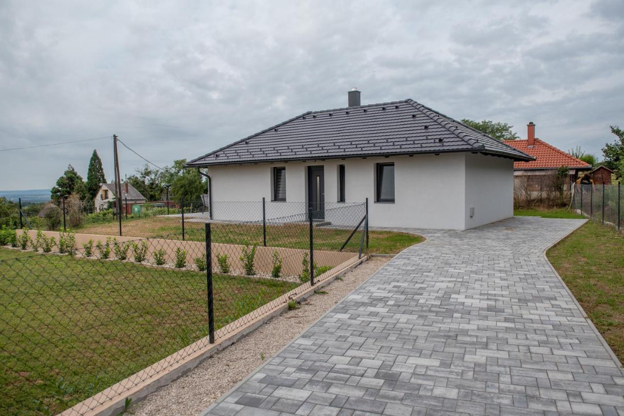 Bridgiet Home Apartman Cserszegtomaj Exterior foto